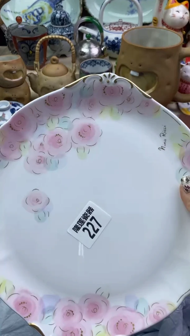 【闪购商品】瓷片隆莲瓷器欢迎大家