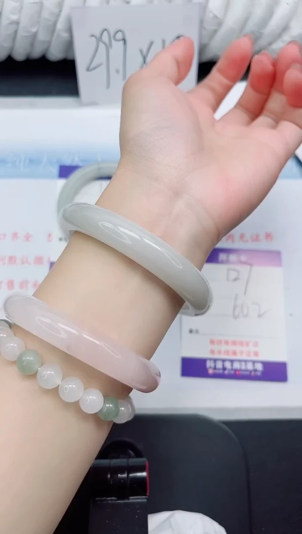 【闪购商品】石英质玉手镯未镶嵌127#60.2