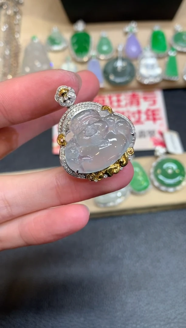 【闪购商品】翡翠颈饰18K金镶嵌财神爷【无服务费】