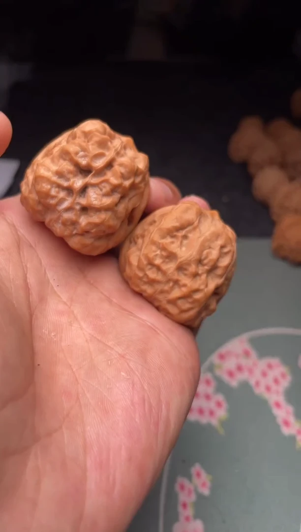 把件文玩核桃a215   蛤蟆头  36尺