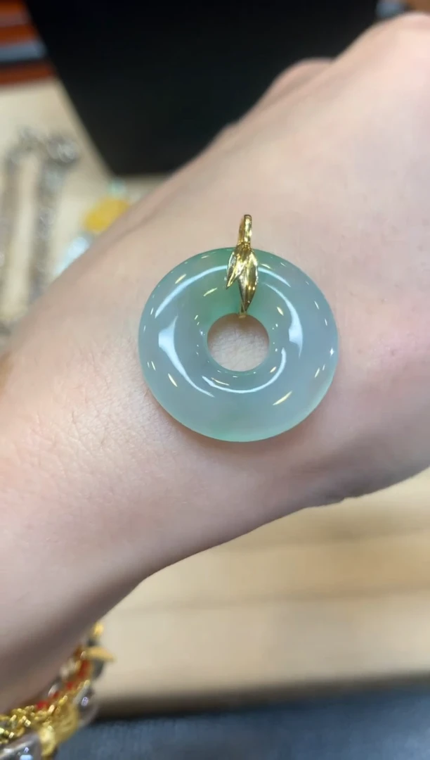 翡翠18K金镶嵌颈饰甜甜圈【无服务费】