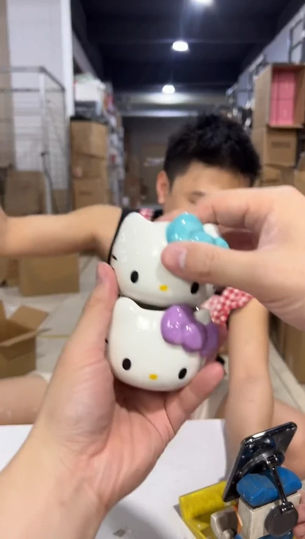 瓷片小号紫色加蓝色kt猫小茶杯2件套微瑕