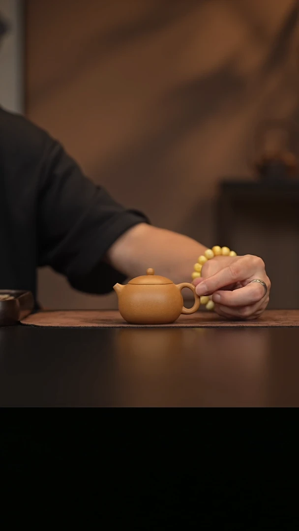 允禾斋 紫砂壶 西施 黄段