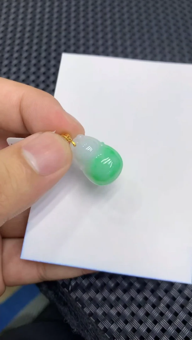 颈饰18K金镶嵌翡翠天然缅甸翡翠A货