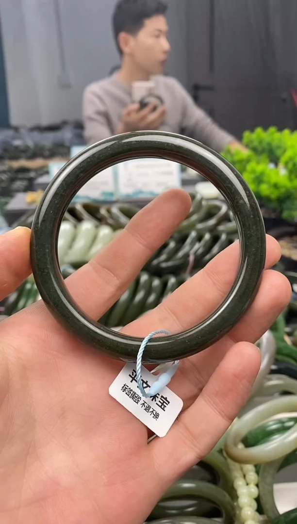 未镶嵌手镯和田玉63.8（10.3）