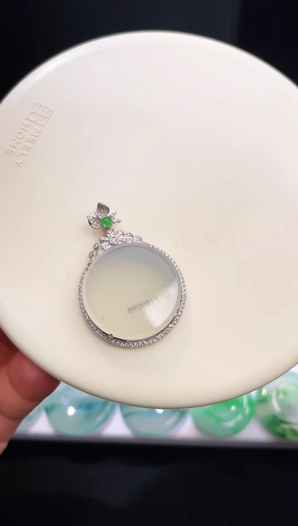 颈饰18K金镶嵌翡翠【60】平安扣 尺寸 38.7   26.7   6.2mm