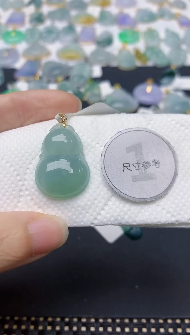 翡翠18K金镶嵌颈饰天然缅甸A货翡翠