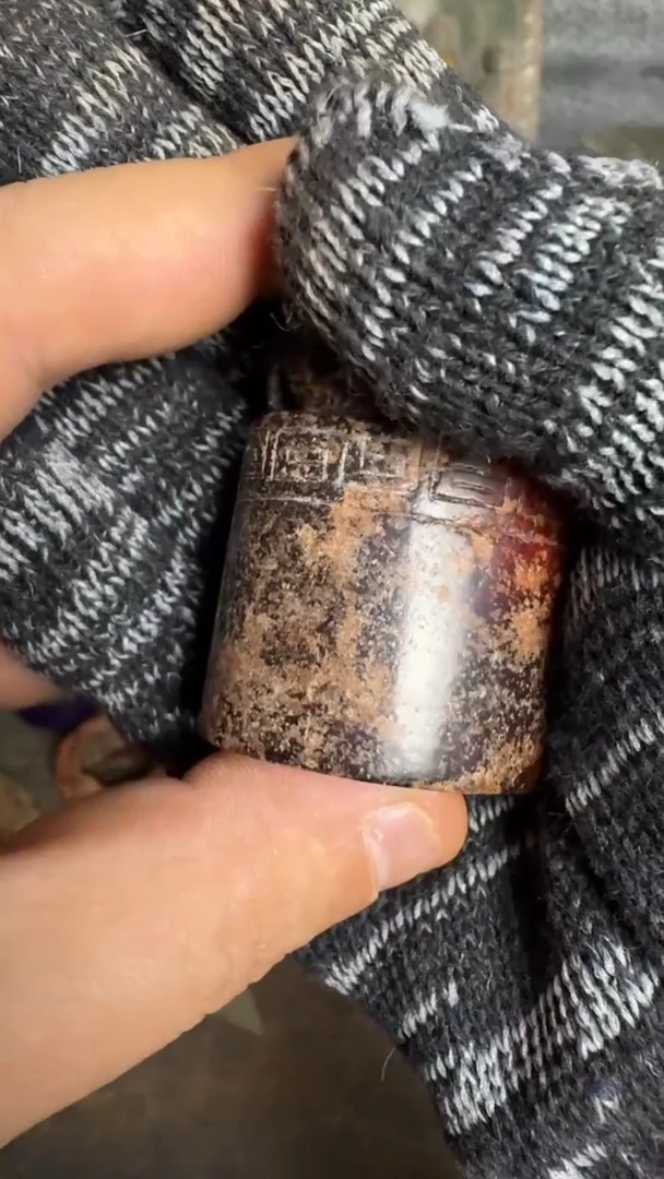 未镶嵌和田玉挂件胡*江和田玉挂件