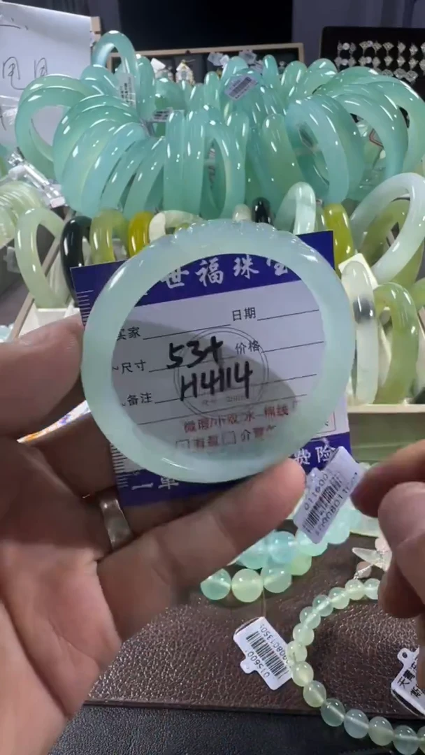 未镶嵌蛇纹石玉手镯1