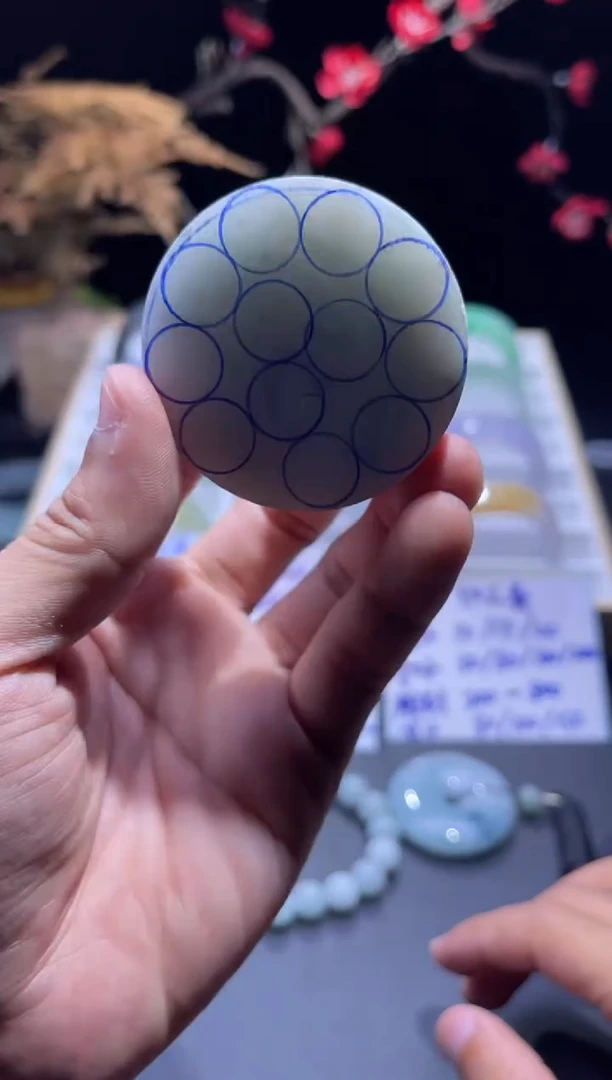 翡翠摆件未镶嵌小**文镯心