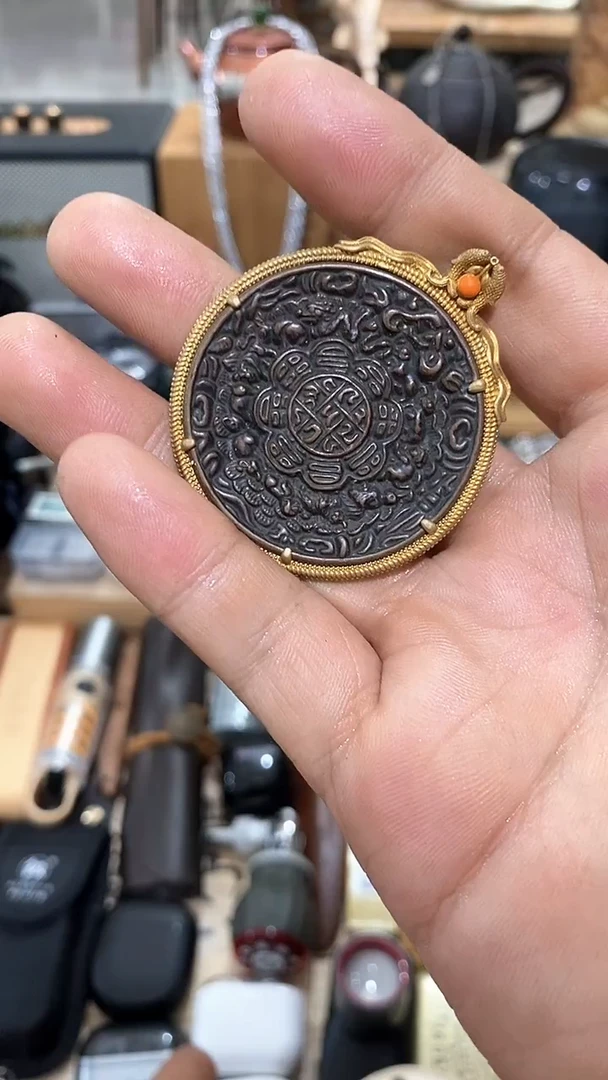 瓷片闪购商品  如图所示