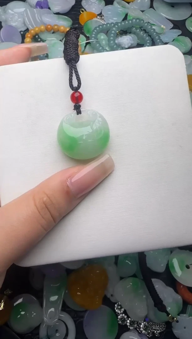 翡翠未镶嵌颈饰天然缅甸翡翠吊坠