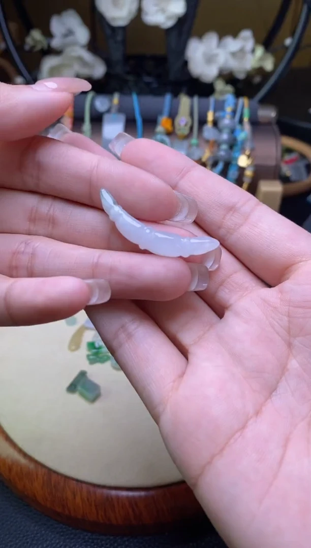 翡翠未镶嵌颈饰净货15776