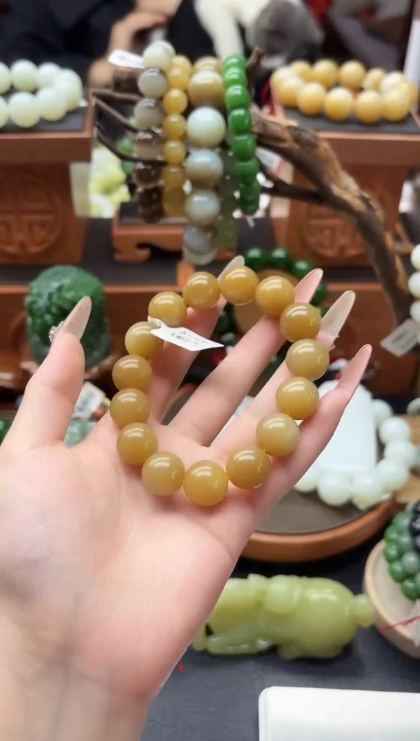 未镶嵌手串和田玉董小姐推荐 多样性发货 拍一发一t