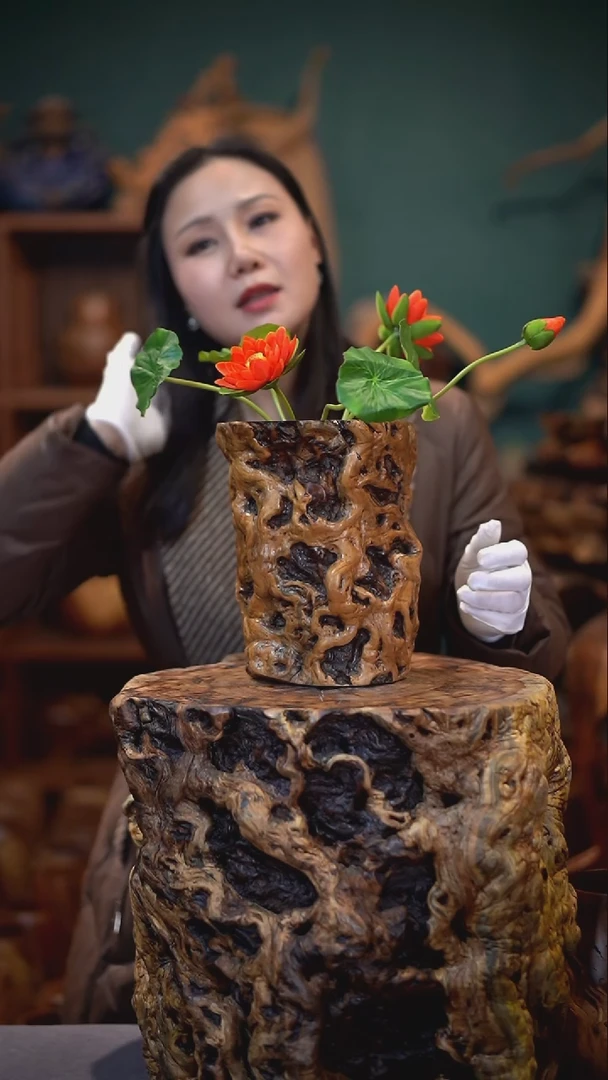 【闪购商品】枣木雷击枣木龙纹笔筒