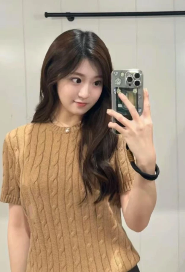 三色绿色 藏青色  咖色  针织开衫