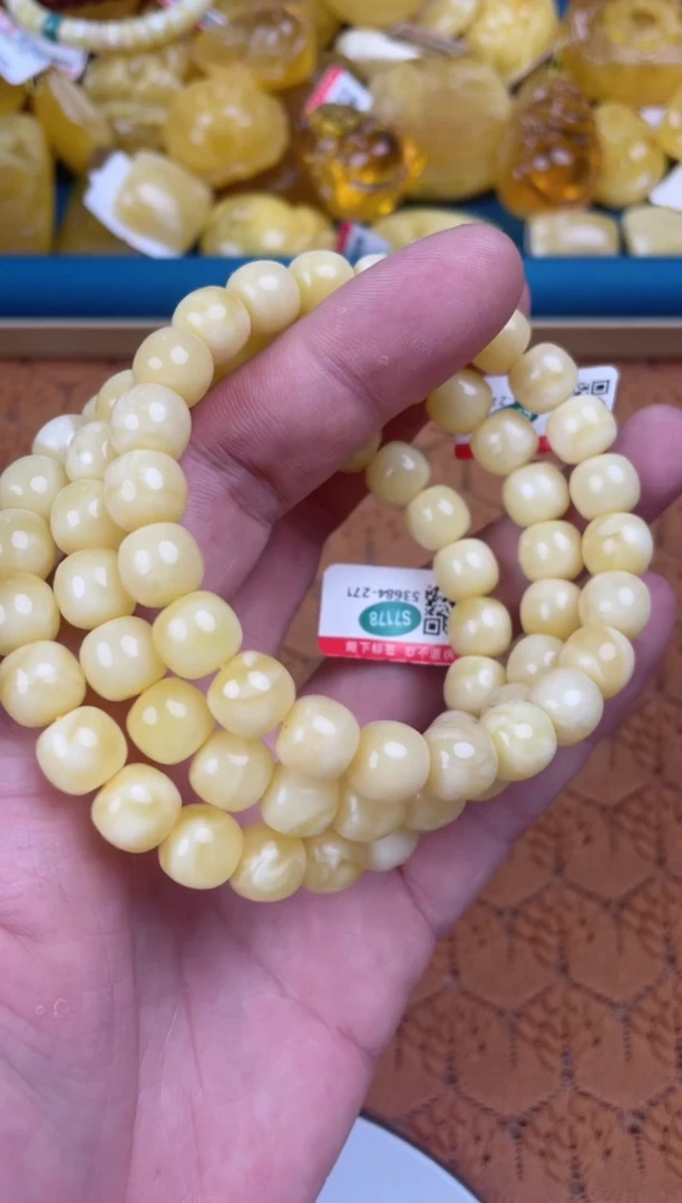 未镶嵌蜜蜡裸石WML8481多样性发其中一件