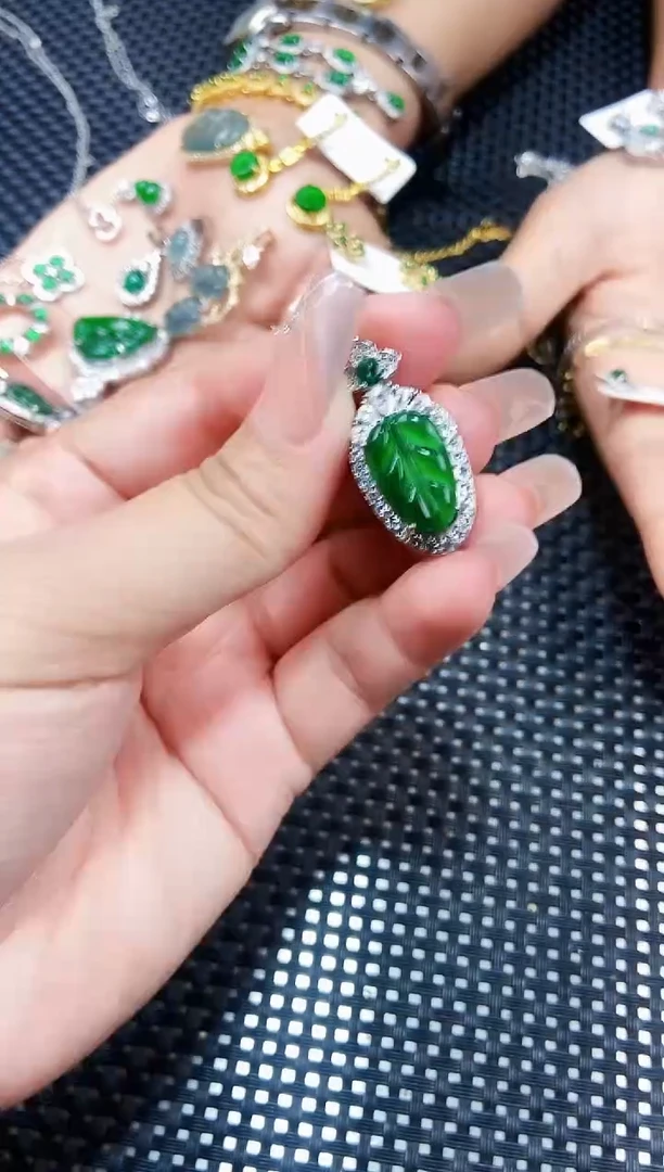 【闪购商品】翡翠吊坠(不含链)未镶嵌111111111