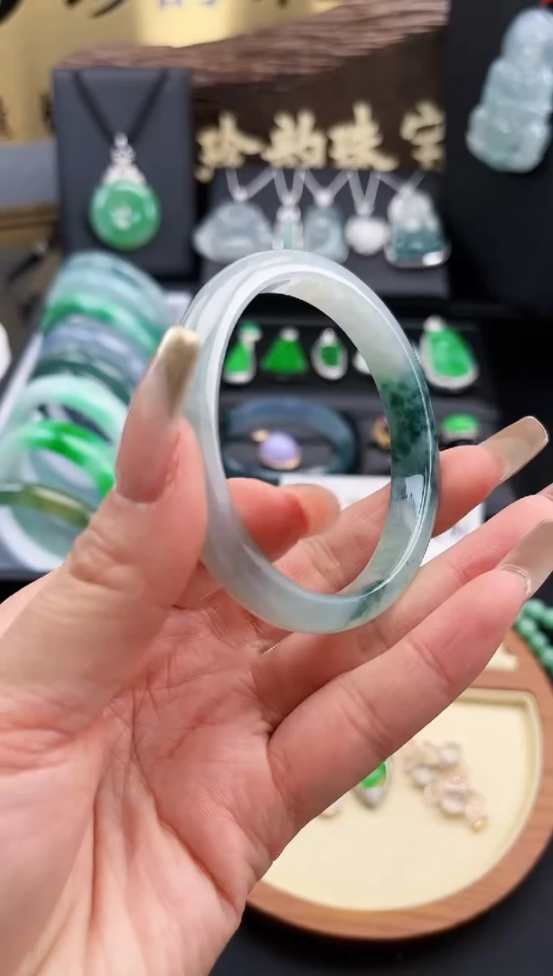 【闪购商品】翡翠手镯未镶嵌手镯