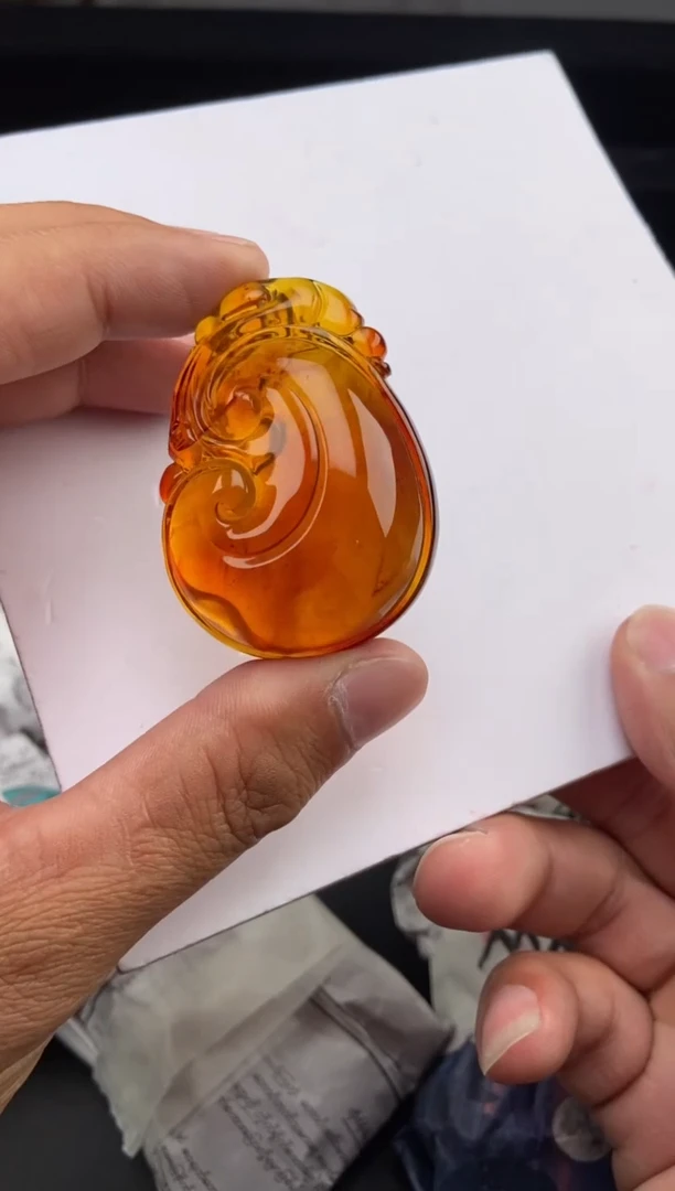 琥珀颈饰未镶嵌棕血珀如意吊坠