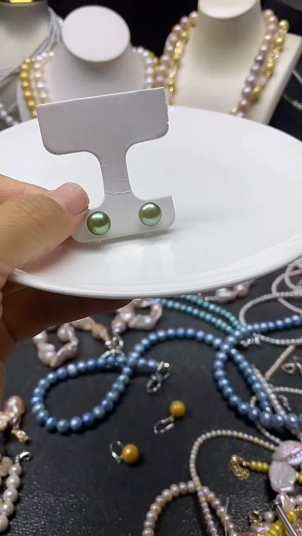 颈饰未镶嵌淡水珍珠多人