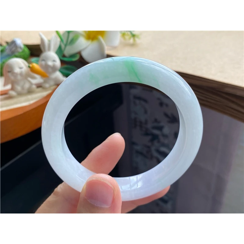 02.23批1015号55.2-11.8-9！白底青！甜阳绿色很清新动人天然翡翠