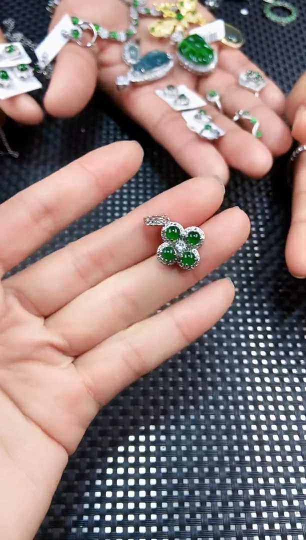 【闪购商品】翡翠吊坠(不含链)未镶嵌11111111