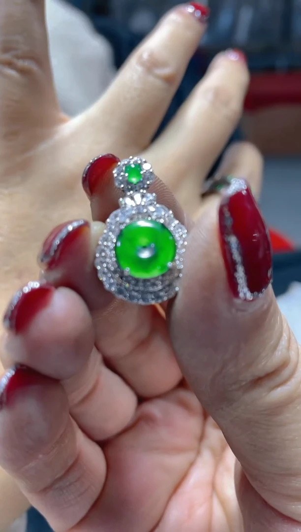 【闪购商品】翡翠颈饰未镶嵌天然A货翡翠假一罚四（多样性）