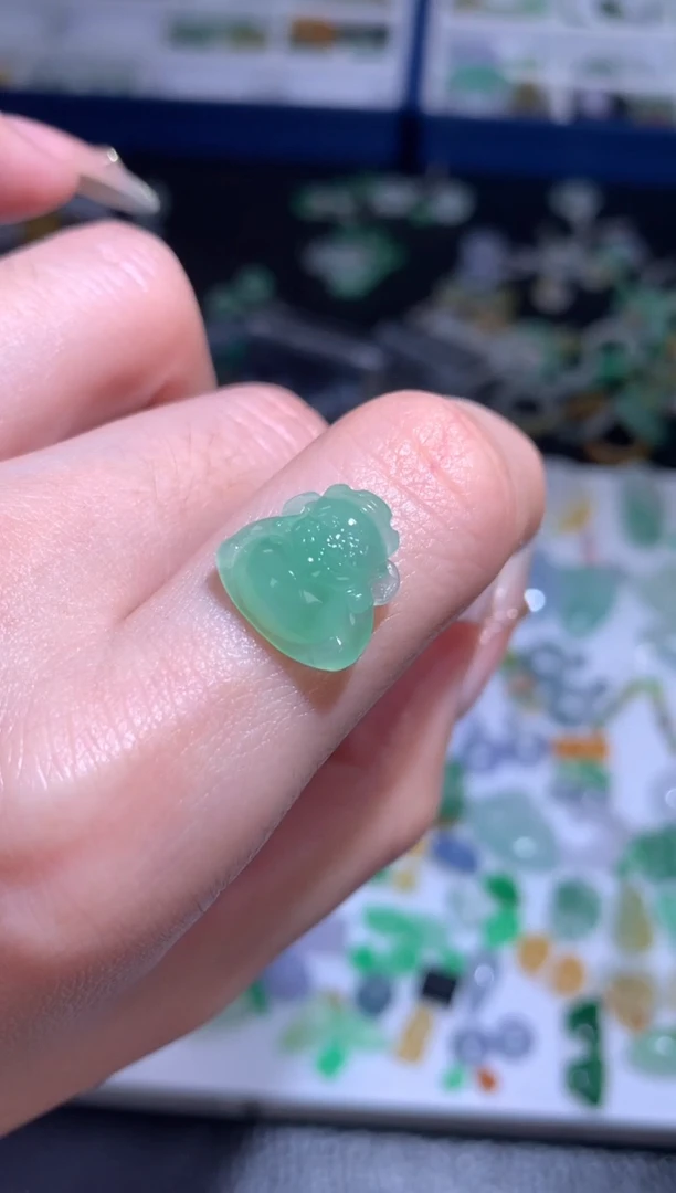 未镶嵌定制翡翠米爷