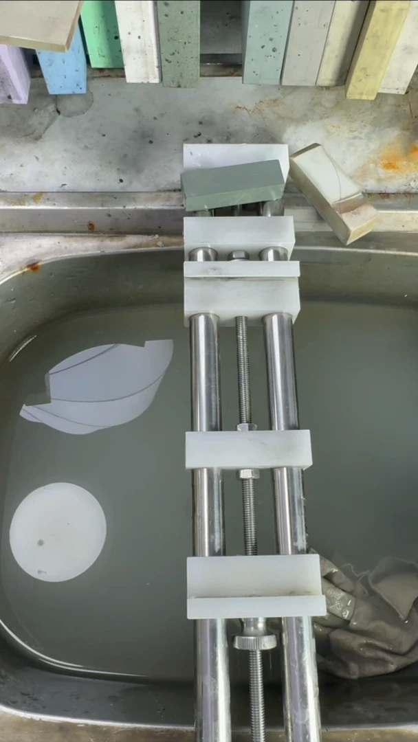 白刚玉朱*金刚石1000正品小版+3000大瑕疵