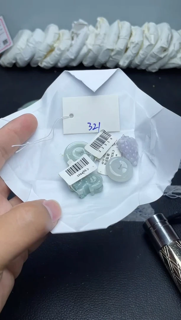 未镶嵌手镯翡翠321