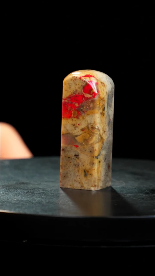 鸡血石田黄鸡血石