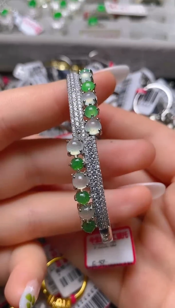 银S925镶嵌戒指翡翠百内无证书