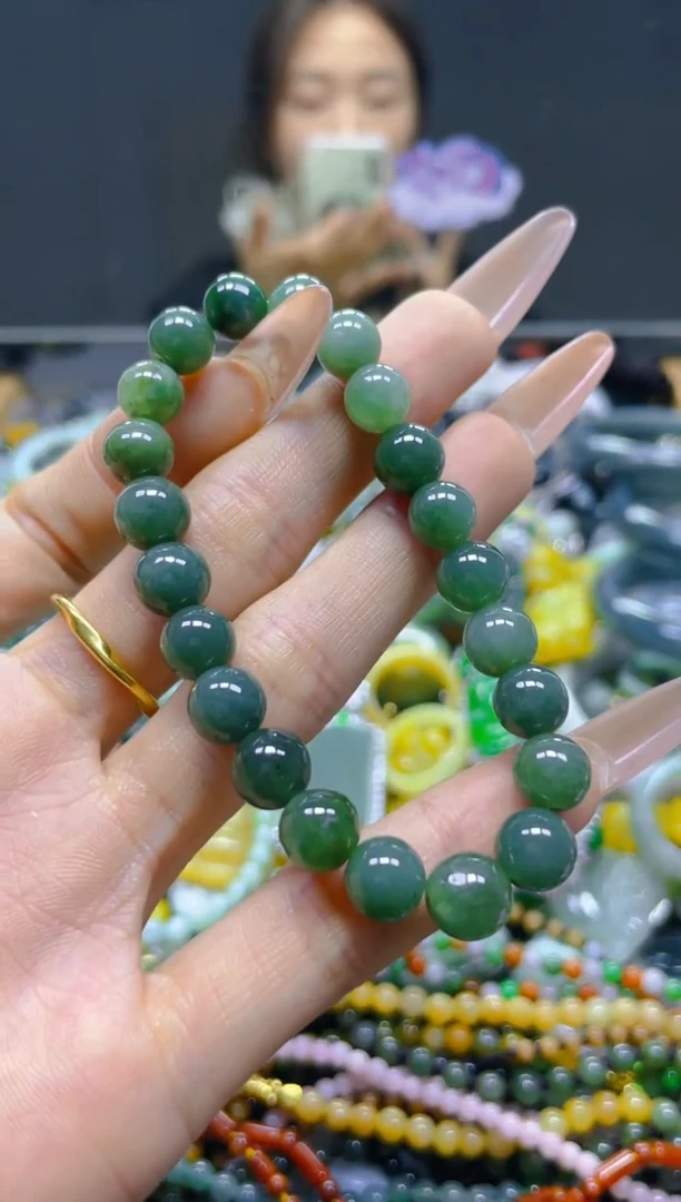 翡翠未镶嵌颈饰8MM/S/翡翠A货，一件也是批发价