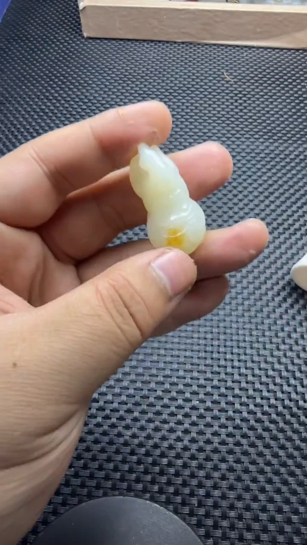 颈饰未镶嵌和田玉肉*龙7