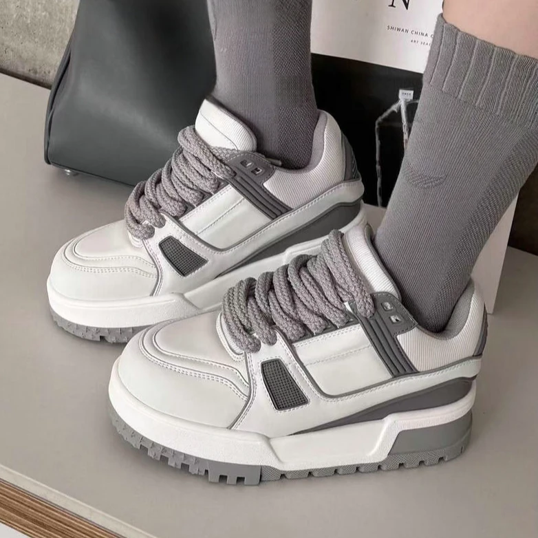 欧货 胖丁 2025新款真皮圆头厚底增高休闲板鞋