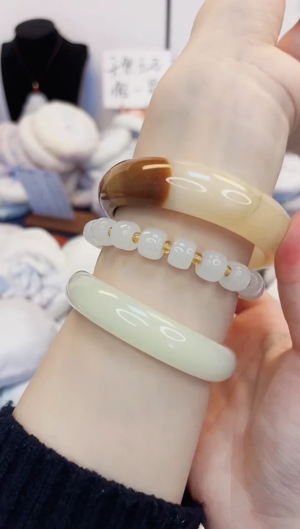 【闪购商品】石英质玉手镯未镶嵌186-财气镯圈口61