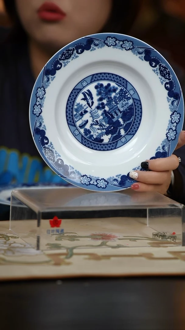 2个微瑕古典园林8英寸汤盘