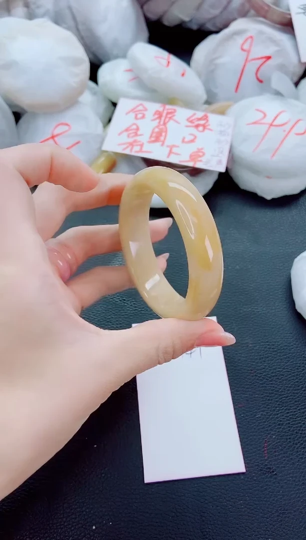 石英质玉手镯未镶嵌J142-56-57
