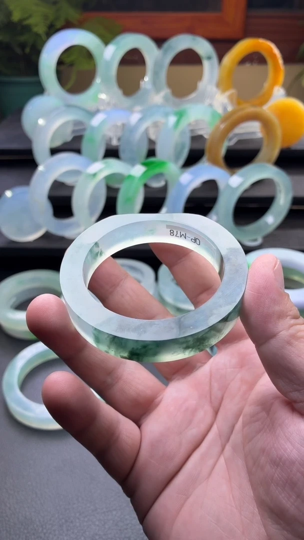 未镶嵌（勿拍）定制翡翠C****h翡翠手镯定制
