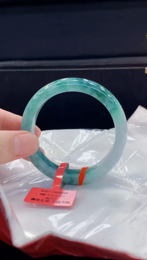 未镶嵌手镯翡翠翡翠手镯