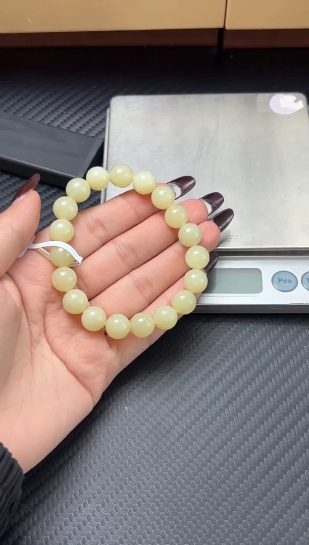 未镶嵌手串和田玉若羌微色差卡10