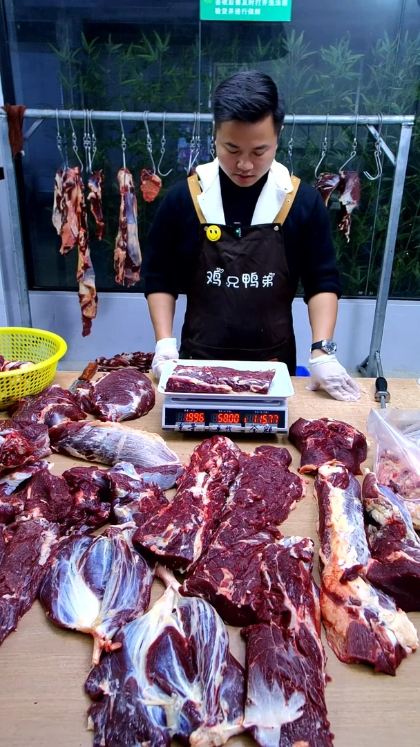 中国大陆冷藏保存30天包装吊龙腿肉