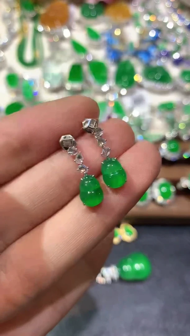 18K金镶嵌翡翠耳饰z96