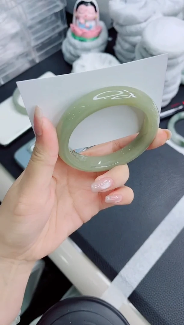 石英质玉手镯未镶嵌47-56.3