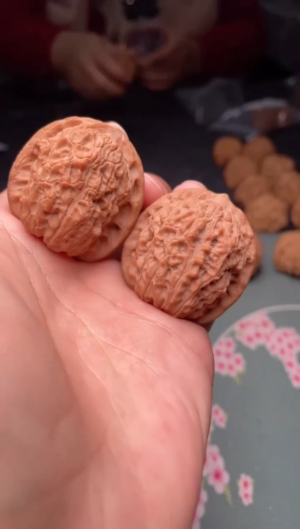 把件文玩核桃a175  血麒麟   37尺