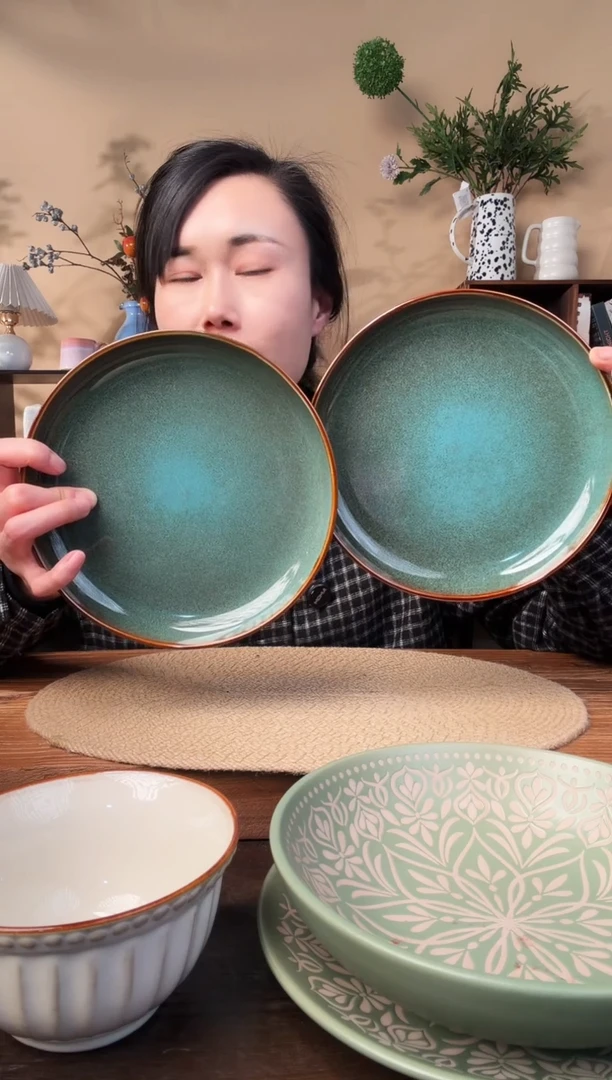 8英寸窑变绿小盘2只微瑕