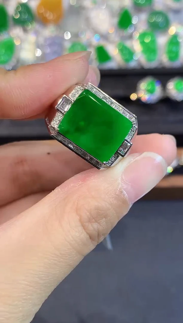 18K金镶嵌戒指翡翠小*SY多样性发其一