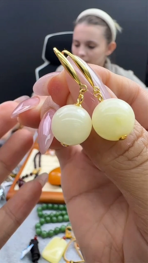 【闪购商品】琥珀耳饰未镶嵌931秒拍号