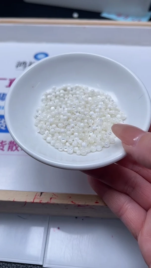 散珠未镶嵌拼合珍珠（马贝珠）B743 珍珠贝3mm60颗8.8元